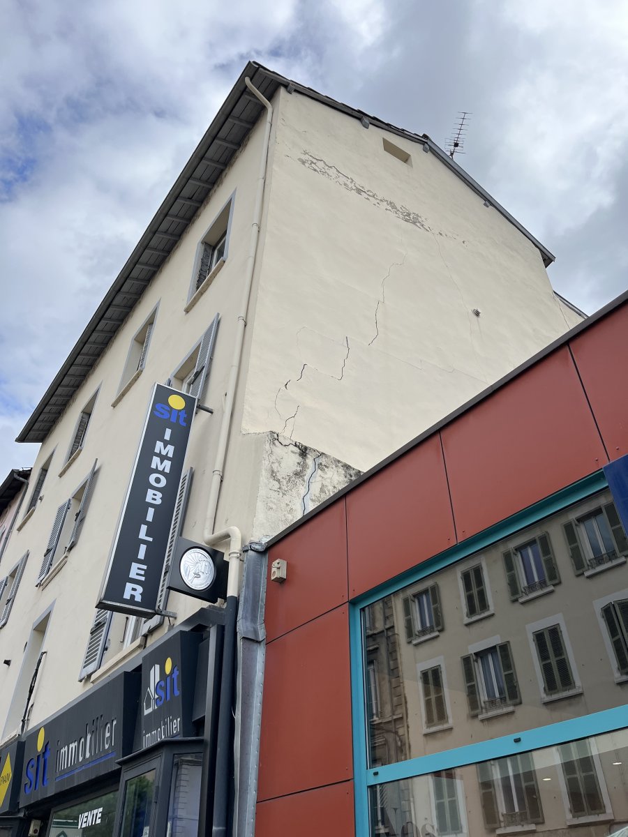 Fissure dans un mur, comment connaître la gravité ? 
